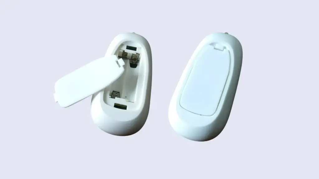 Cache pile compatible télécommande LED 104765 – Couvercle de remplacement – Compatible contrôleur ruban LED – Impression 3D – Pièce de remplacement